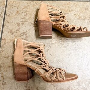 Vince Camuto Karika Strappy Block Heel Sandals, 8M, NWOT
